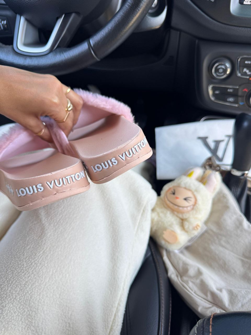 Slide Louis Vuitton Pelúcia Luxo