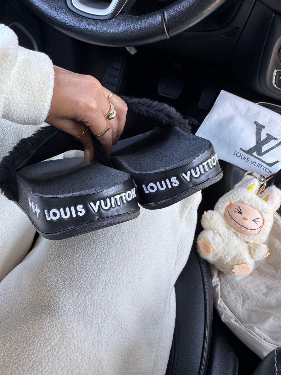 Slide Louis Vuitton Pelúcia Luxo