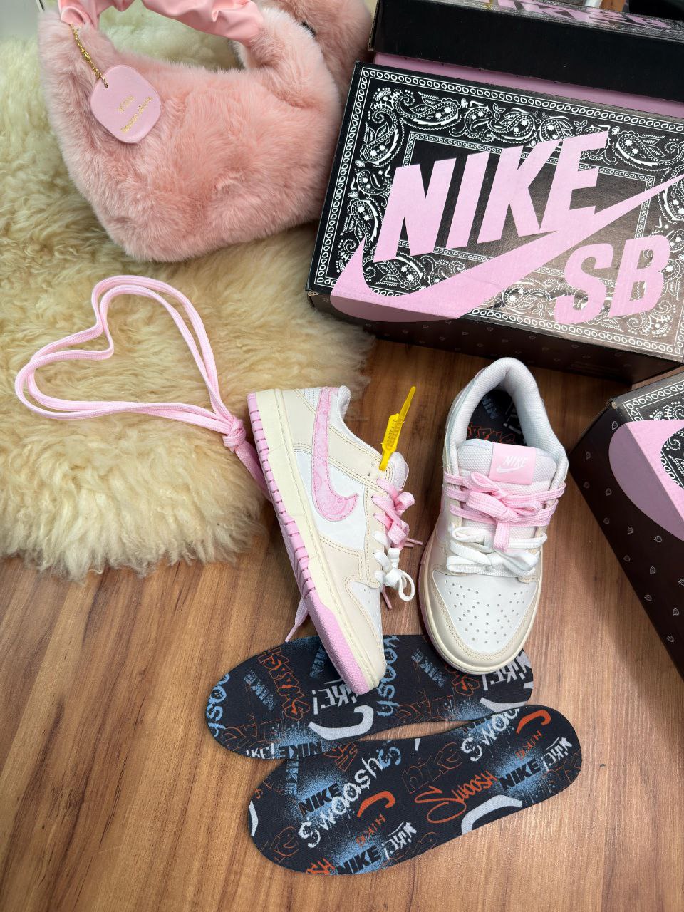 Nike SB Dunk Low Paisley Flowers