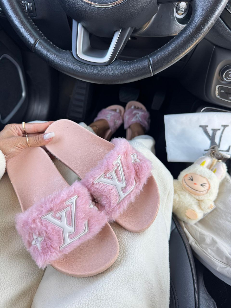 Slide Louis Vuitton Pelúcia Luxo
