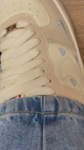 Nike Air Force 1 LOVE Bordado