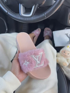 Slide Louis Vuitton Pelúcia Luxo