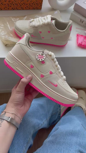 Nike Air Force 1 LOVE Bordado